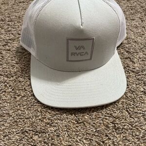 RVCA White /grey Mesh Trucker Hat